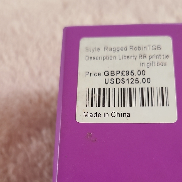 Gianni Feraud Tie.  Floral, New In Box - Picture 4 of 4